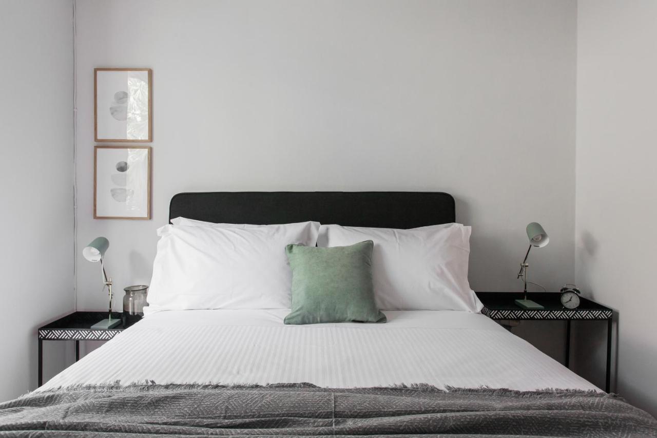 Pleasant 2Br Apartment Near Helexpo By Upstreet เอเธนส์ ภายนอก รูปภาพ